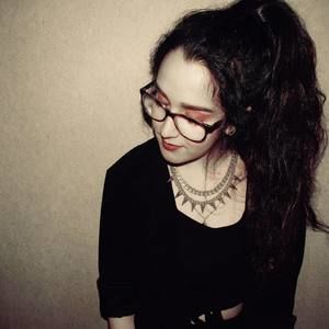 Meet your Posher, Lena